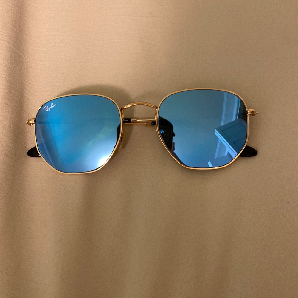 Never worn Octagonal ray ban shades!